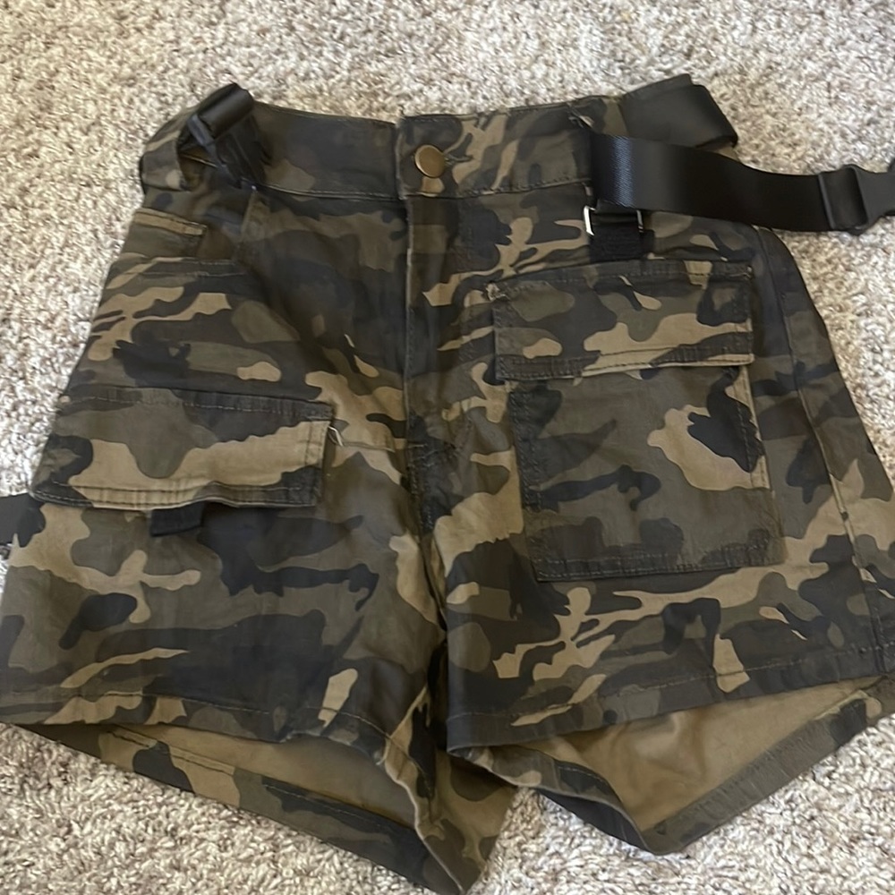 Windsor camo shorts